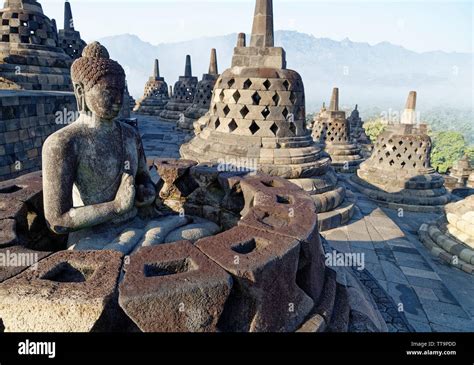 borobudor|Borobudur Temple Compounds .